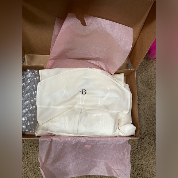 Anthropologie Rish  Flora Wedding Gown- NWT size 4- never worn tried on once - Picture 7 of 10